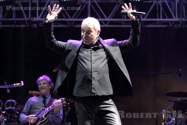 BERNARD LAVILLIERS - 2014-07-20 - PARIS - Parvis de l'Hotel de Ville - 